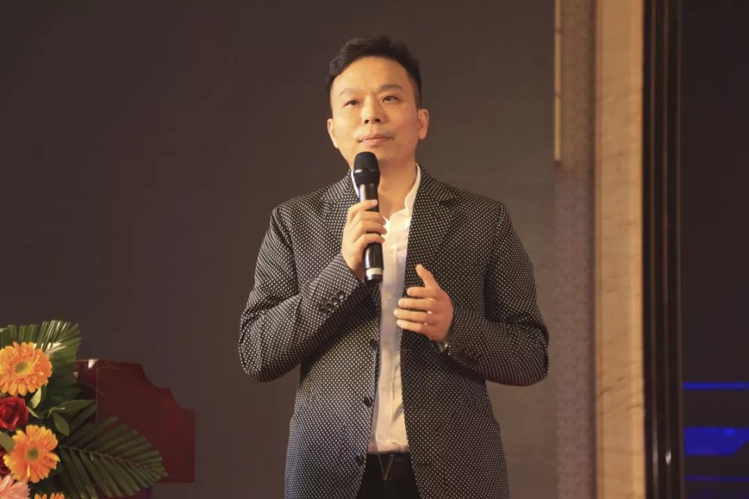 亚洲AV日韩AV石榴